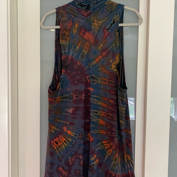 TucanTango Cascading Open Front Tie-Dye Tunic - Picture 2 of 5